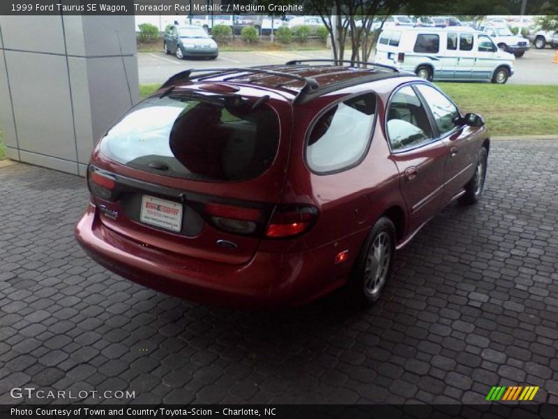 Toreador Red Metallic / Medium Graphite 1999 Ford Taurus SE Wagon