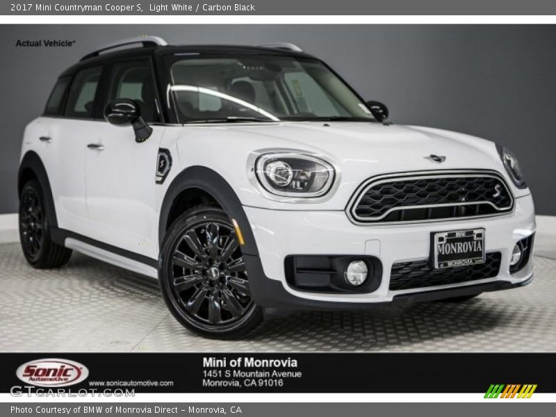 Light White / Carbon Black 2017 Mini Countryman Cooper S