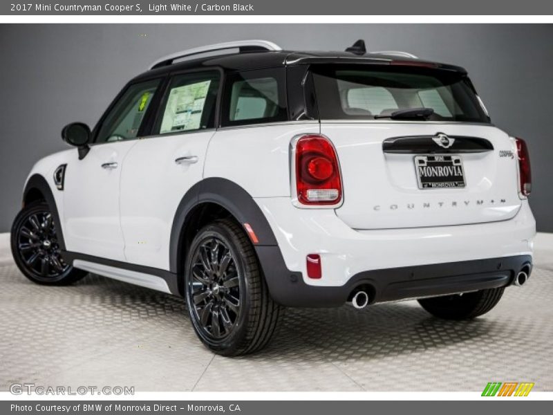 Light White / Carbon Black 2017 Mini Countryman Cooper S
