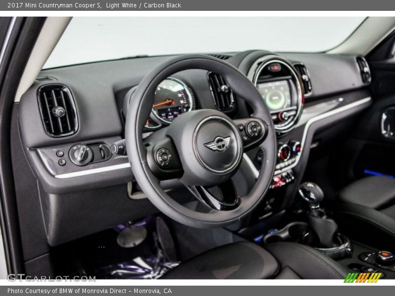 Light White / Carbon Black 2017 Mini Countryman Cooper S