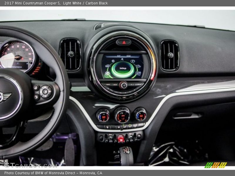Light White / Carbon Black 2017 Mini Countryman Cooper S