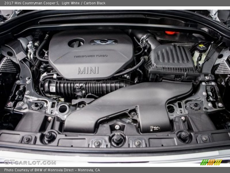 Light White / Carbon Black 2017 Mini Countryman Cooper S