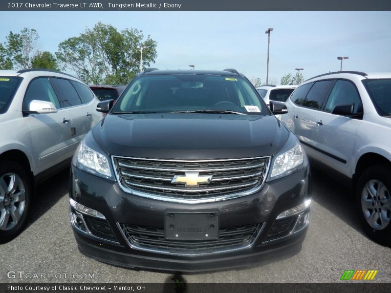 Tungsten Metallic / Ebony 2017 Chevrolet Traverse LT AWD