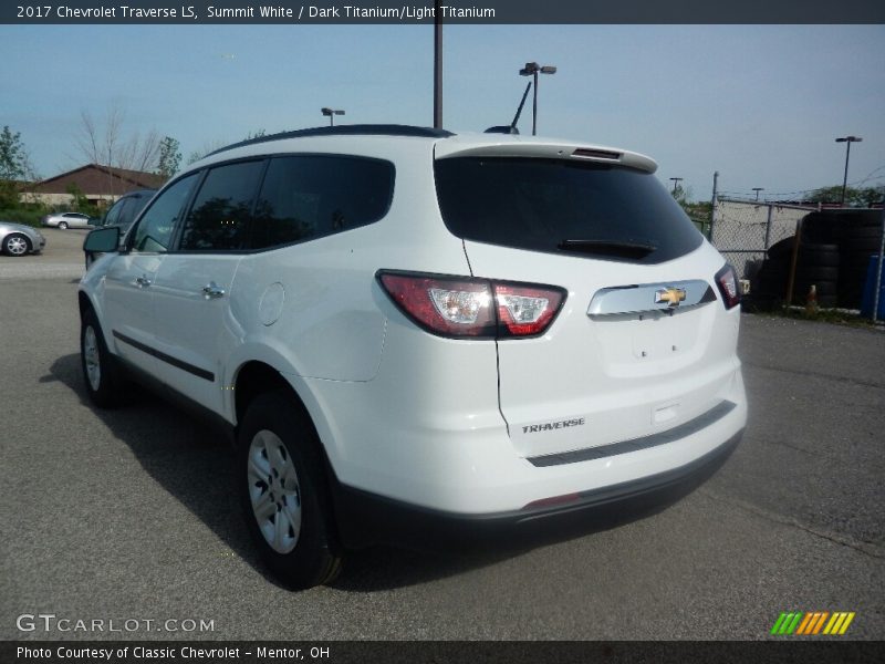 Summit White / Dark Titanium/Light Titanium 2017 Chevrolet Traverse LS
