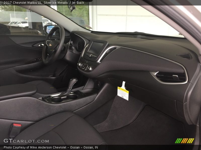 Silver Ice Metallic / Jet Black 2017 Chevrolet Malibu LS