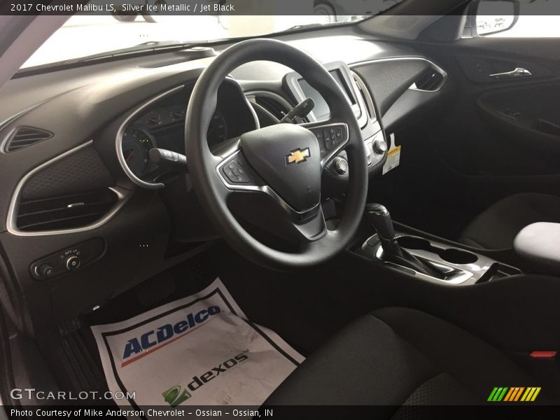 Silver Ice Metallic / Jet Black 2017 Chevrolet Malibu LS