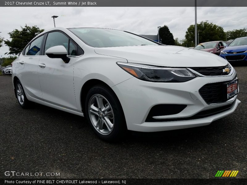 Summit White / Jet Black 2017 Chevrolet Cruze LT