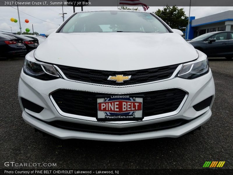 Summit White / Jet Black 2017 Chevrolet Cruze LT
