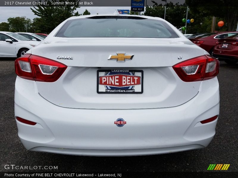Summit White / Jet Black 2017 Chevrolet Cruze LT