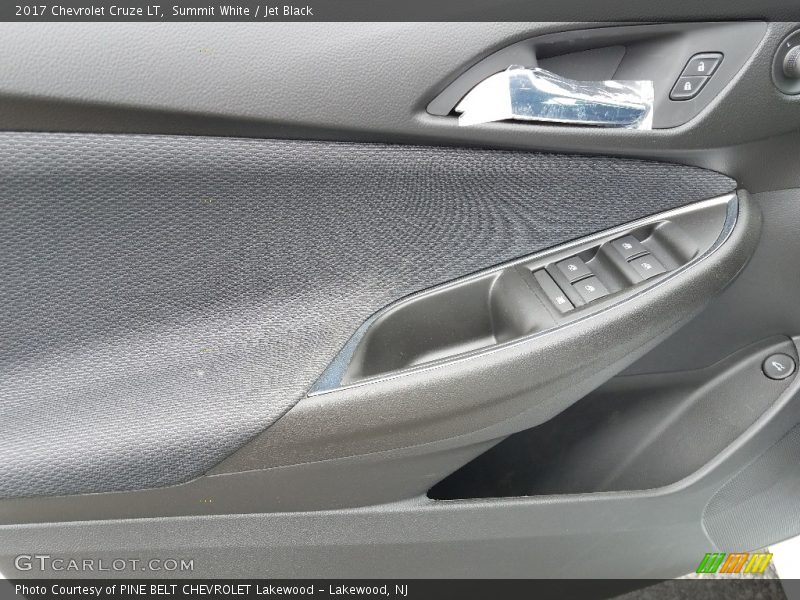 Summit White / Jet Black 2017 Chevrolet Cruze LT