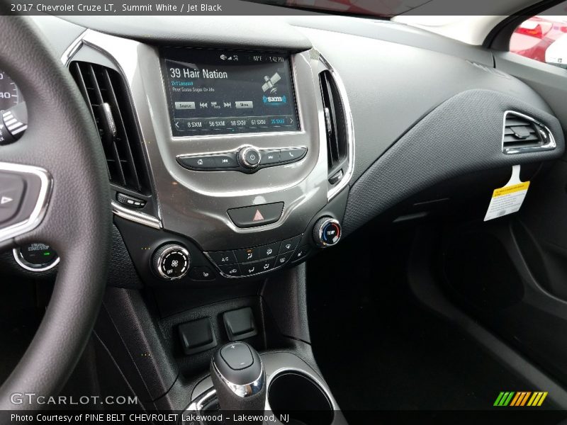 Summit White / Jet Black 2017 Chevrolet Cruze LT