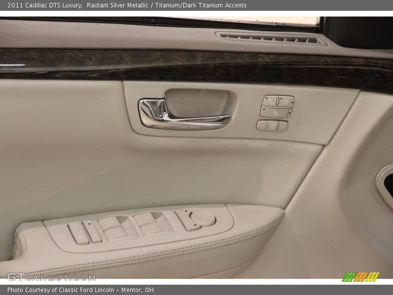 Radiant Silver Metallic / Titanium/Dark Titanium Accents 2011 Cadillac DTS Luxury