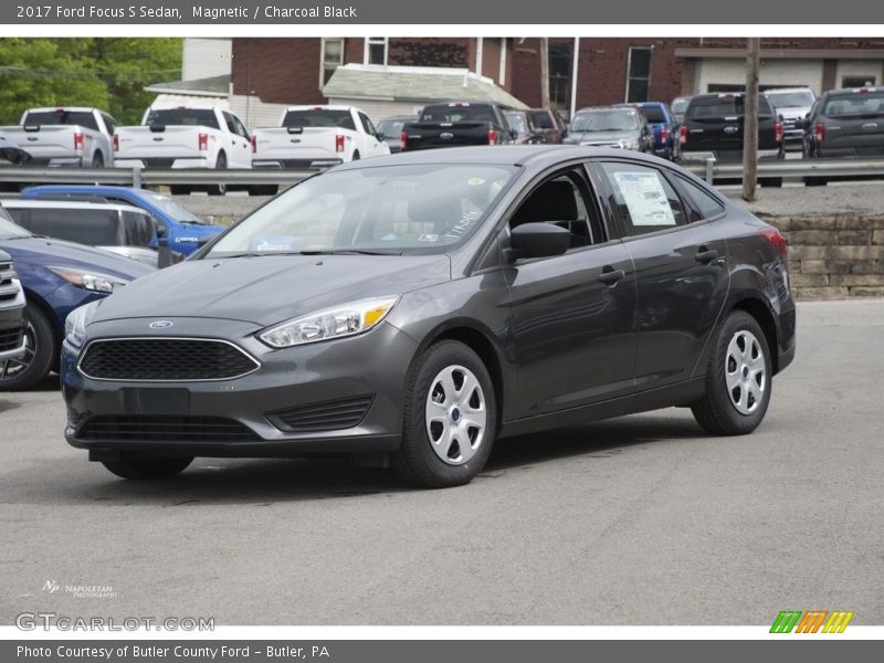 Magnetic / Charcoal Black 2017 Ford Focus S Sedan