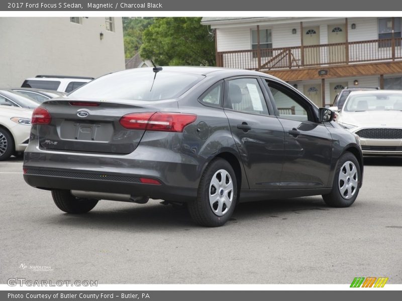 Magnetic / Charcoal Black 2017 Ford Focus S Sedan