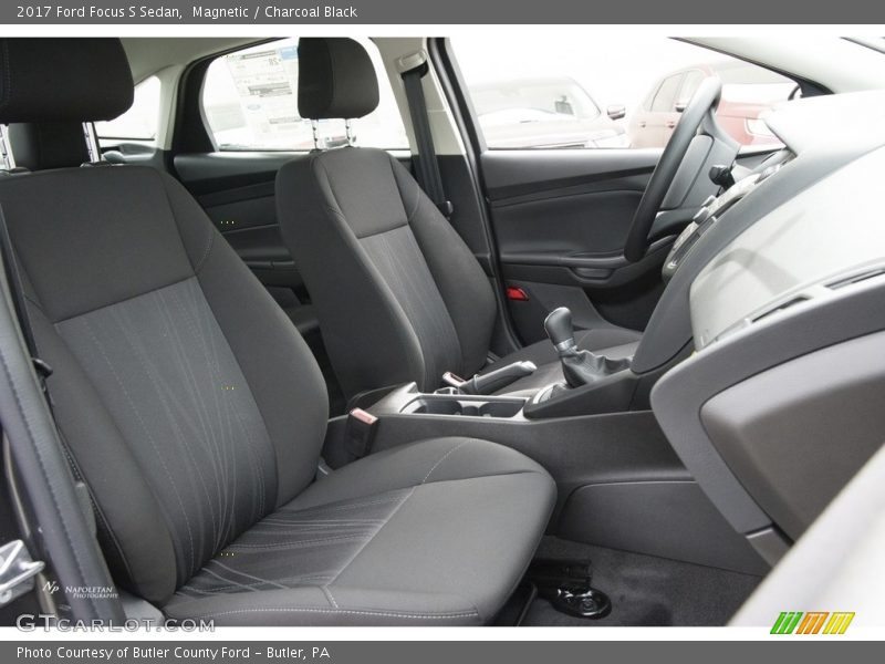 Magnetic / Charcoal Black 2017 Ford Focus S Sedan