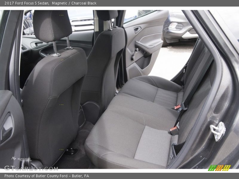 Magnetic / Charcoal Black 2017 Ford Focus S Sedan