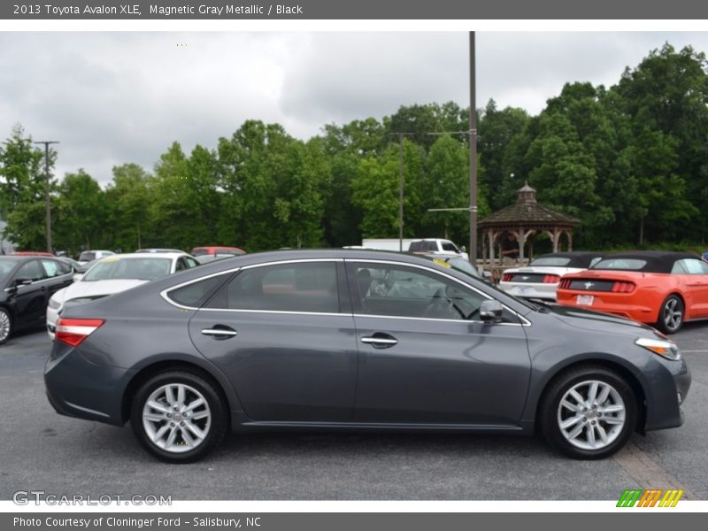 Magnetic Gray Metallic / Black 2013 Toyota Avalon XLE