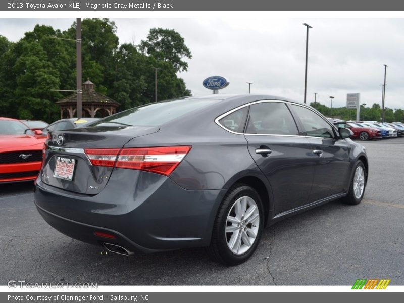 Magnetic Gray Metallic / Black 2013 Toyota Avalon XLE