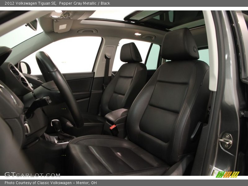 Pepper Gray Metallic / Black 2012 Volkswagen Tiguan SE