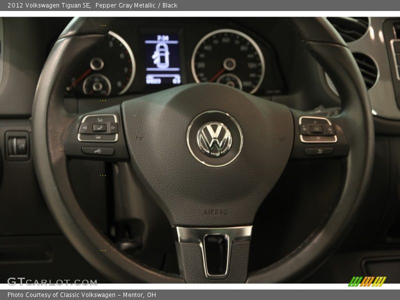 Pepper Gray Metallic / Black 2012 Volkswagen Tiguan SE