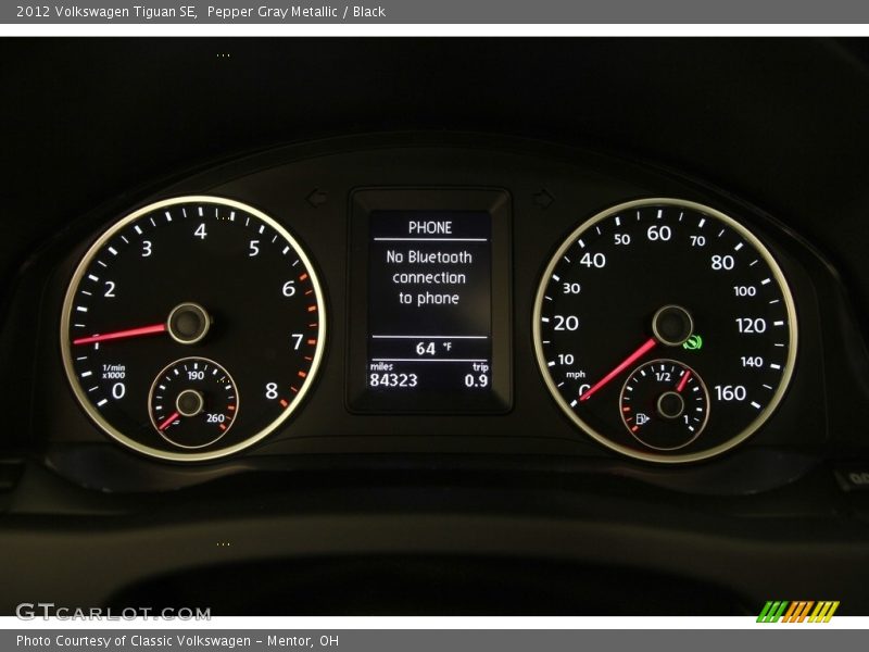 Pepper Gray Metallic / Black 2012 Volkswagen Tiguan SE