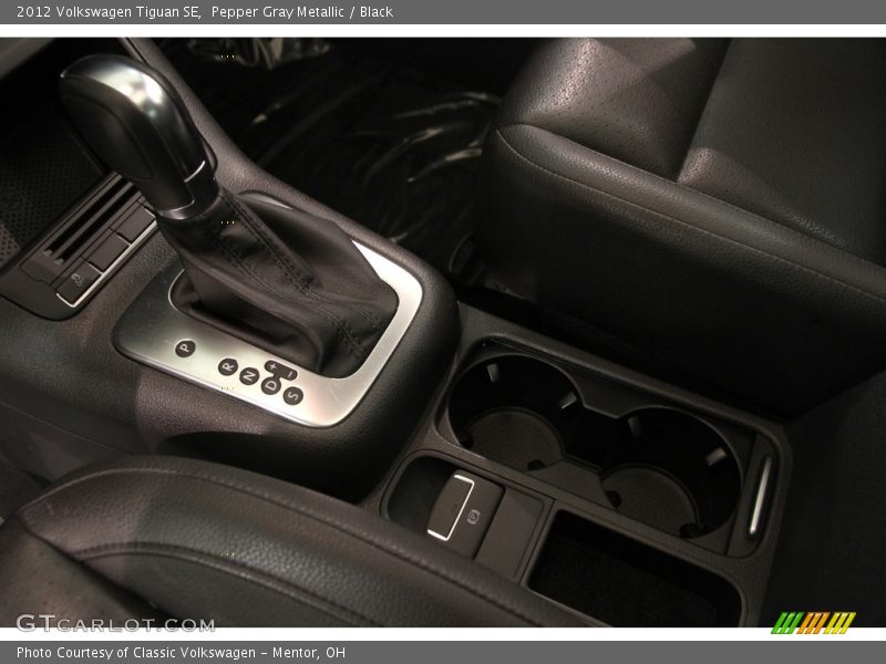Pepper Gray Metallic / Black 2012 Volkswagen Tiguan SE