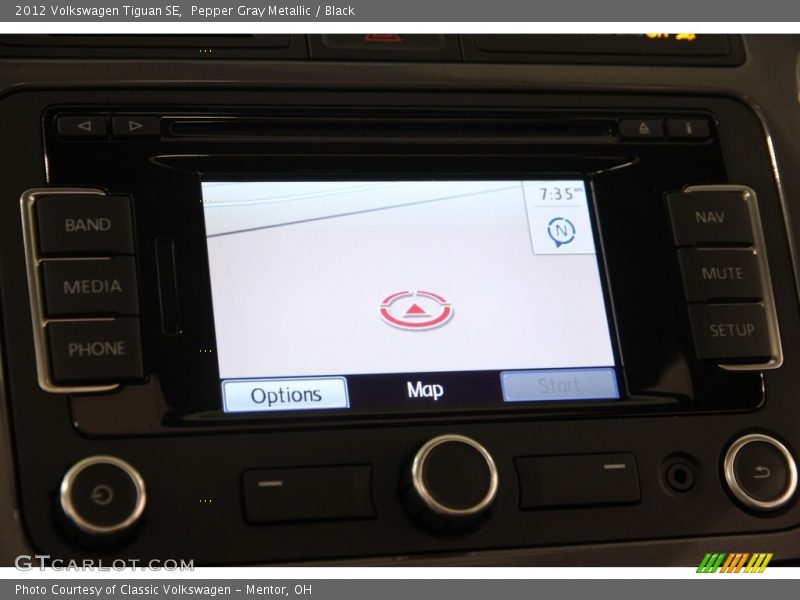 Pepper Gray Metallic / Black 2012 Volkswagen Tiguan SE