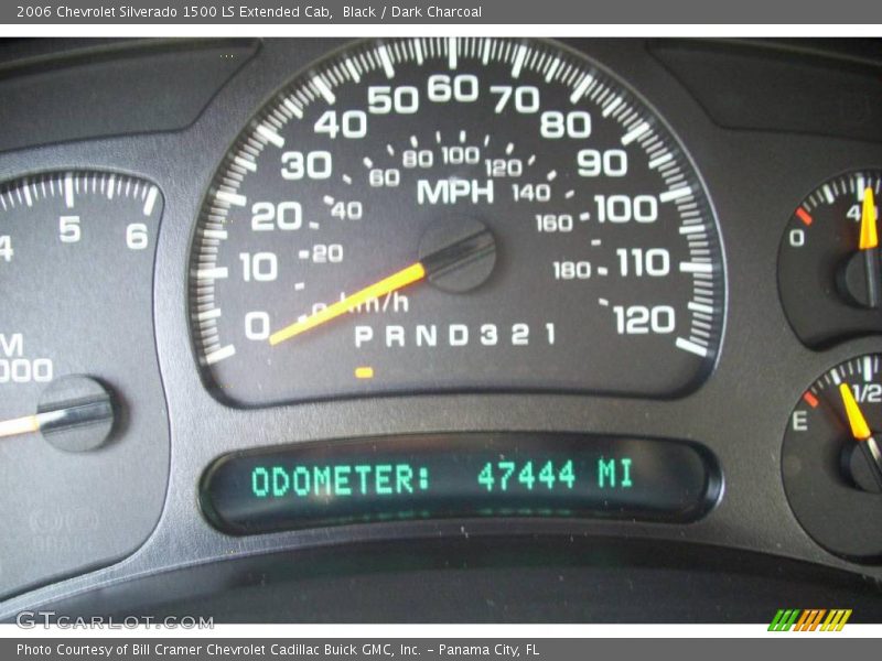 Black / Dark Charcoal 2006 Chevrolet Silverado 1500 LS Extended Cab