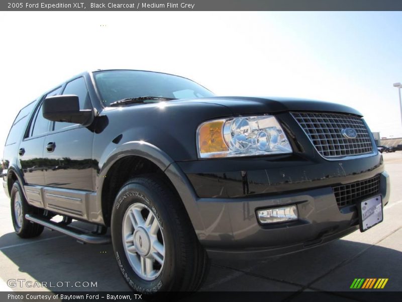 Black Clearcoat / Medium Flint Grey 2005 Ford Expedition XLT