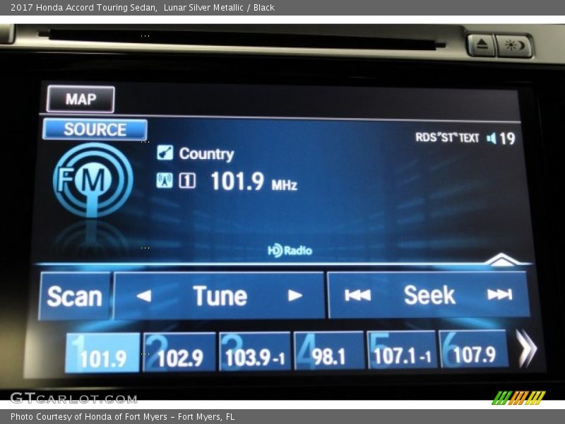 Lunar Silver Metallic / Black 2017 Honda Accord Touring Sedan