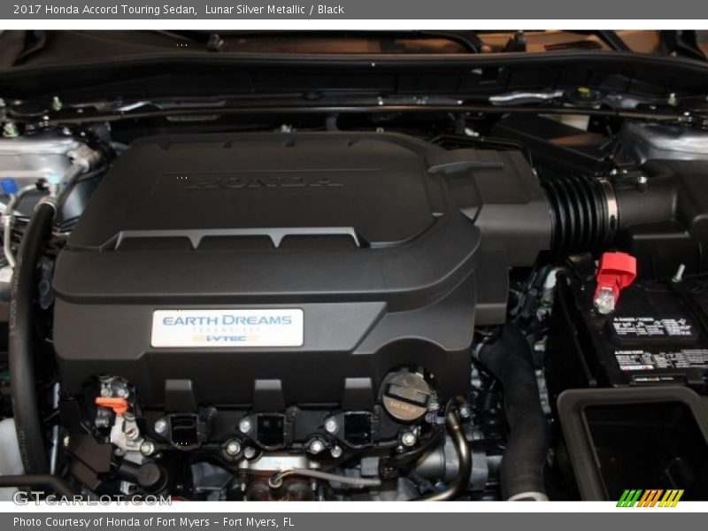 Lunar Silver Metallic / Black 2017 Honda Accord Touring Sedan