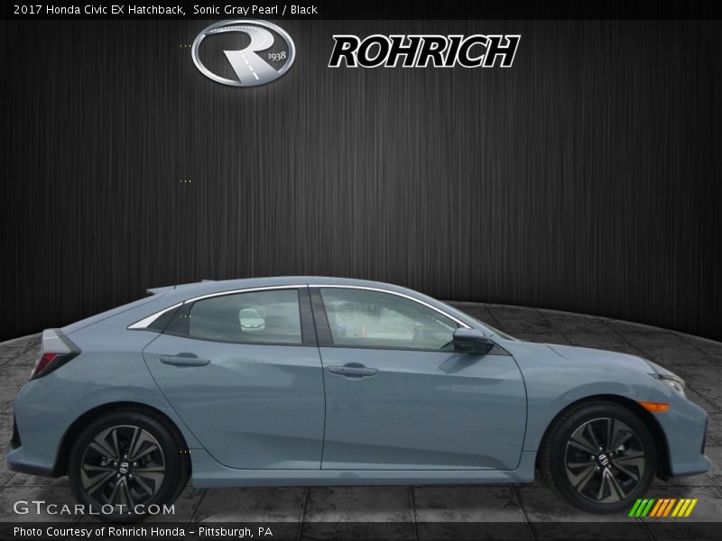 Sonic Gray Pearl / Black 2017 Honda Civic EX Hatchback