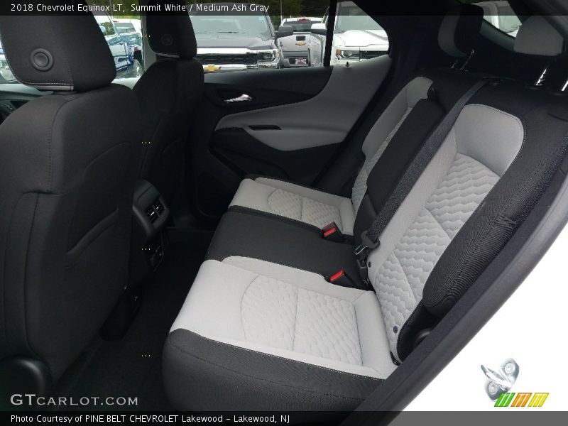 Summit White / Medium Ash Gray 2018 Chevrolet Equinox LT