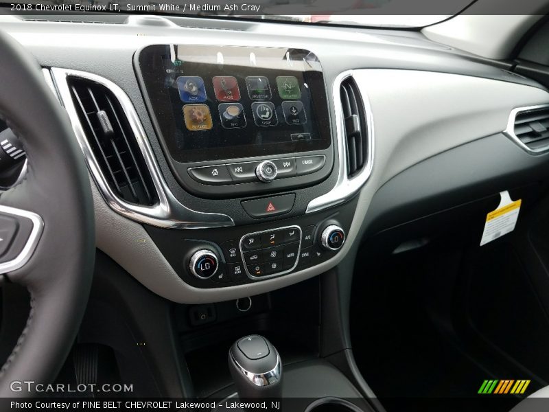 Summit White / Medium Ash Gray 2018 Chevrolet Equinox LT