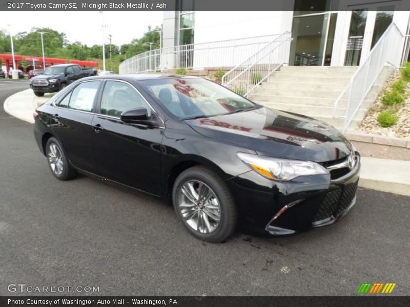 Midnight Black Metallic / Ash 2017 Toyota Camry SE