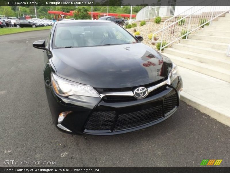 Midnight Black Metallic / Ash 2017 Toyota Camry SE