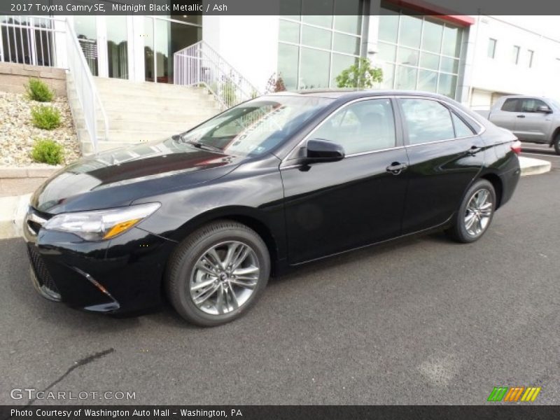 Midnight Black Metallic / Ash 2017 Toyota Camry SE