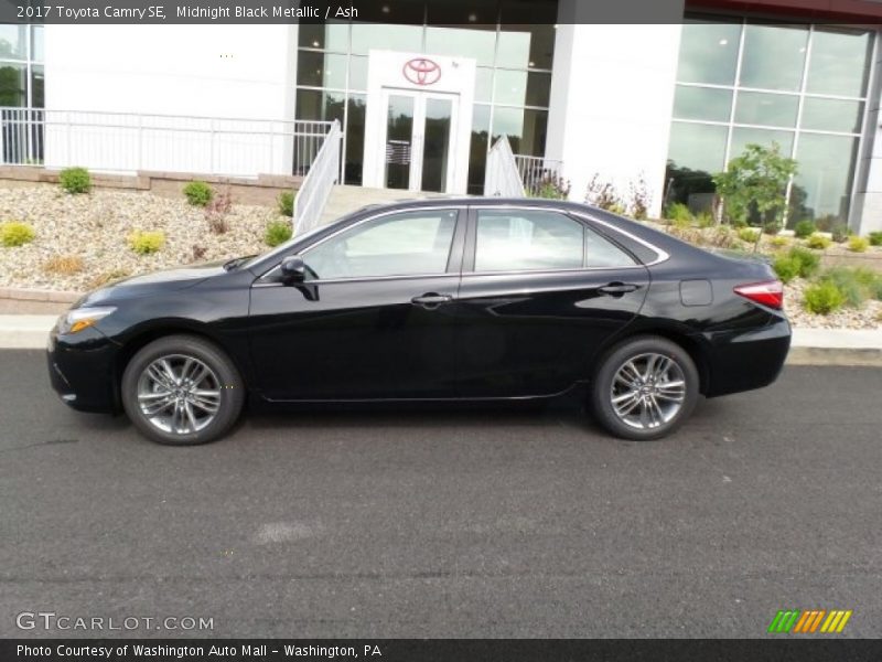 Midnight Black Metallic / Ash 2017 Toyota Camry SE
