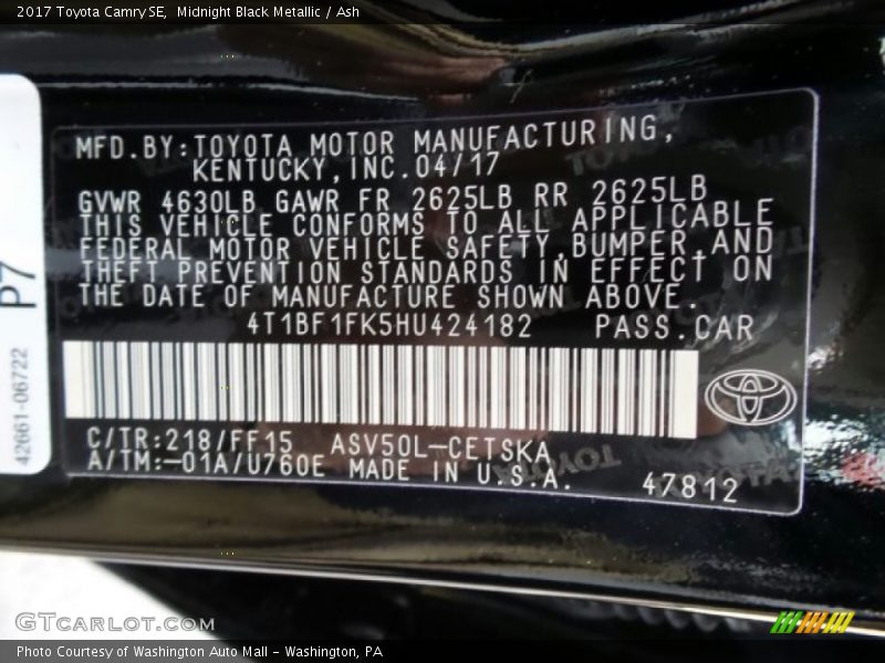 Midnight Black Metallic / Ash 2017 Toyota Camry SE