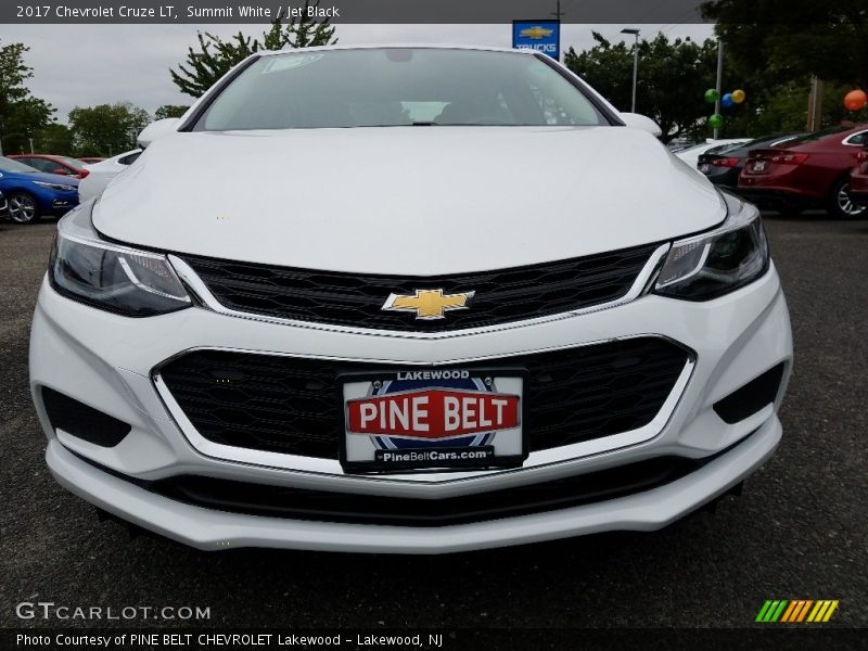 Summit White / Jet Black 2017 Chevrolet Cruze LT