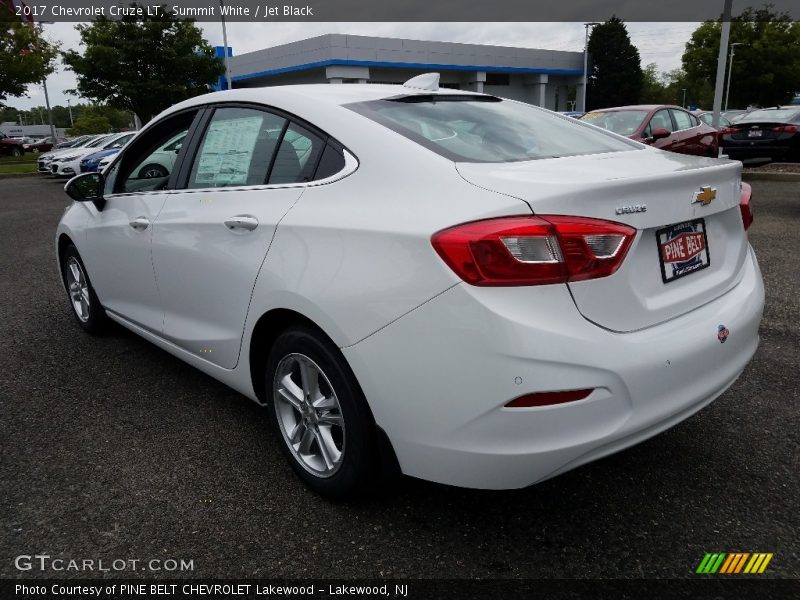 Summit White / Jet Black 2017 Chevrolet Cruze LT