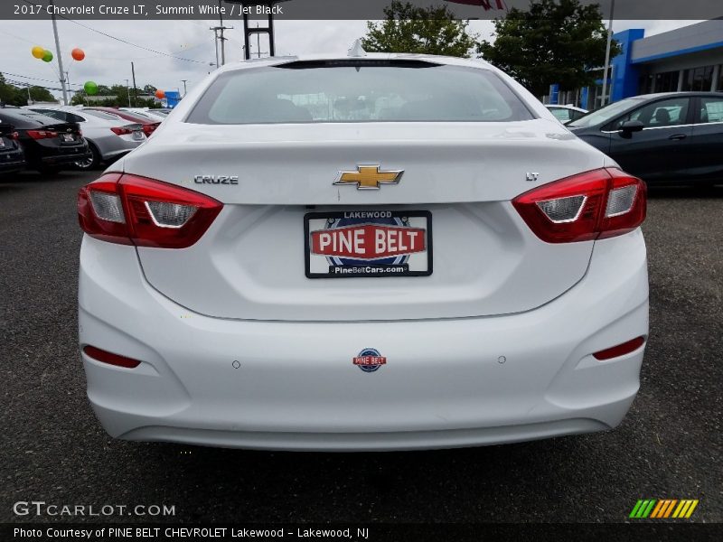 Summit White / Jet Black 2017 Chevrolet Cruze LT