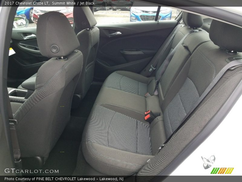 Summit White / Jet Black 2017 Chevrolet Cruze LT