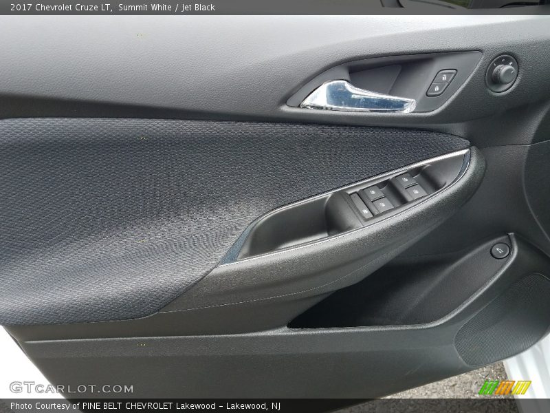 Summit White / Jet Black 2017 Chevrolet Cruze LT