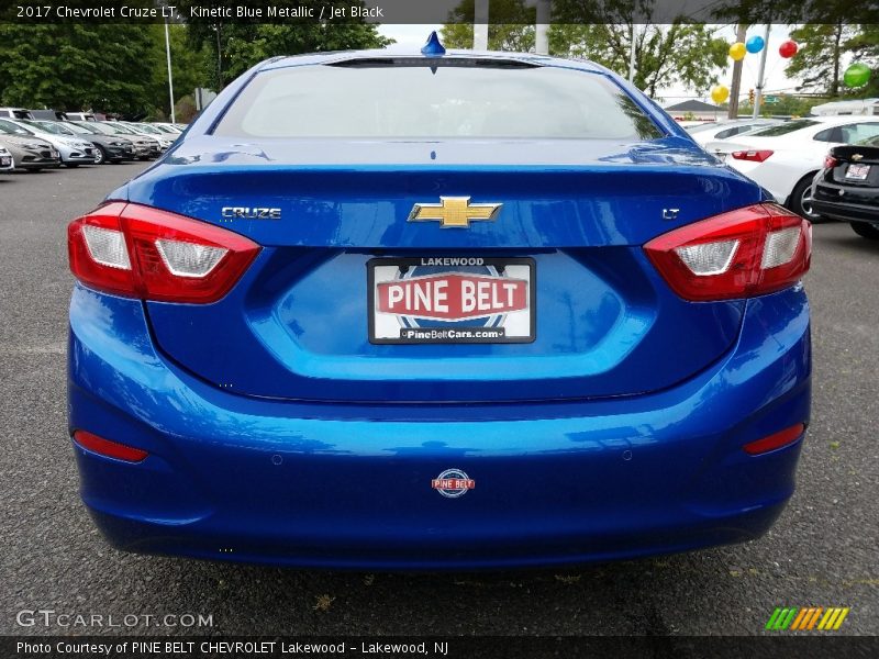 Kinetic Blue Metallic / Jet Black 2017 Chevrolet Cruze LT