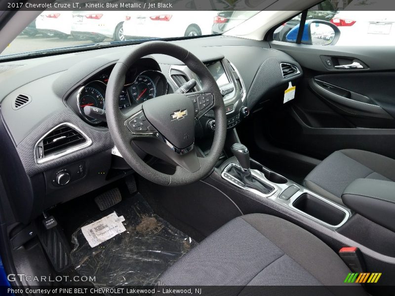 Kinetic Blue Metallic / Jet Black 2017 Chevrolet Cruze LT