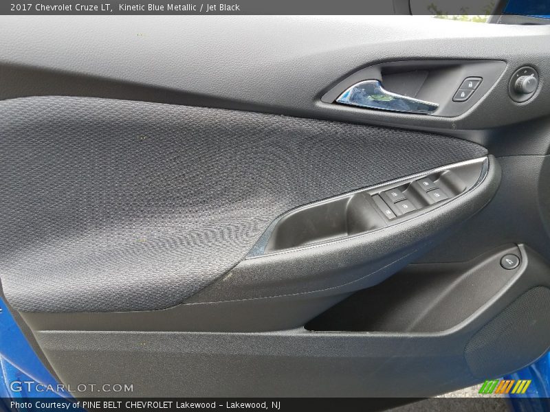 Kinetic Blue Metallic / Jet Black 2017 Chevrolet Cruze LT