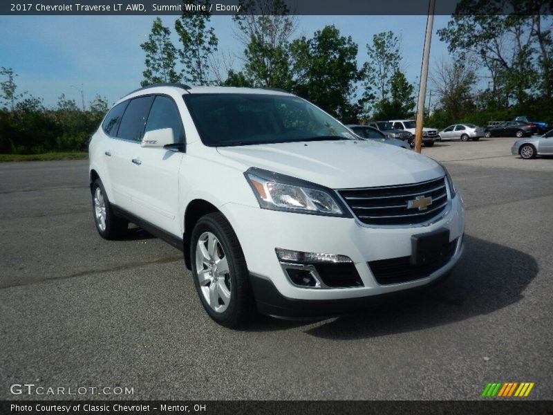 Summit White / Ebony 2017 Chevrolet Traverse LT AWD