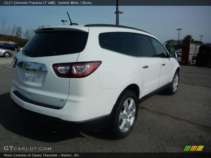 Summit White / Ebony 2017 Chevrolet Traverse LT AWD