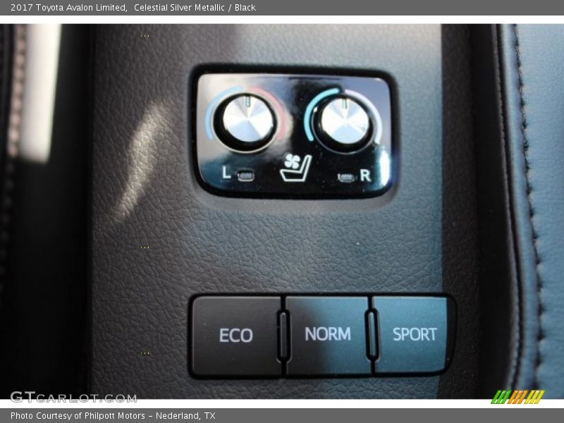 Celestial Silver Metallic / Black 2017 Toyota Avalon Limited